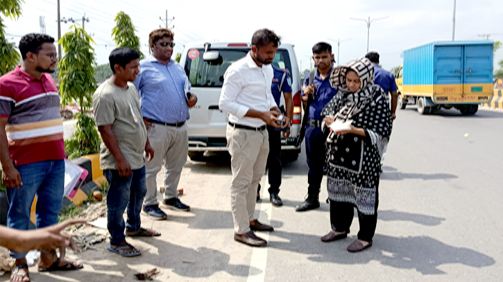 নারায়ণগঞ্জে শব্দ দূষণ বন্ধে অভিযানে ৭ যানবাহনকে জরিমানা, হর্ণ জব্দ নারায়ণগঞ্জে শব্দ দূষণ বন্ধে অভিযানে ৭ যানবাহনকে জরিমানা, হর্ণ জব্দ