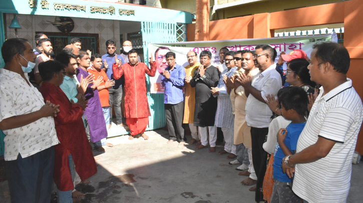 খোকন সাহার সুস্থ্যতা কামনায় না’গঞ্জ জেলা পূজা পরিষদের প্রার্থনা