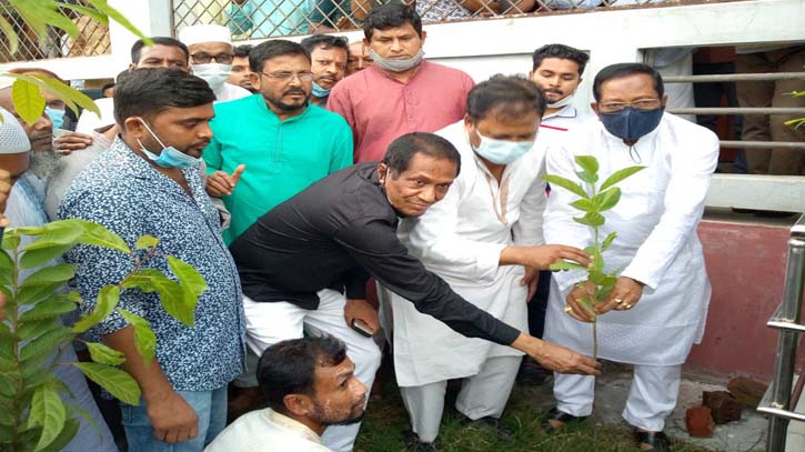 শেখ হাসিনা গণতন্ত্রকে পূনরুদ্ধার করেছেন : ভিপি বাদল শেখ হাসিনা গণতন্ত্রকে পূনরুদ্ধার করেছেন : ভিপি বাদল
