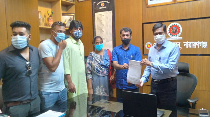 ভোকেশনালের খেলার মাঠ রক্ষার দাবিতে জেলা প্রশাসককে স্বারকলিপি ভোকেশনালের খেলার মাঠ রক্ষার দাবিতে জেলা প্রশাসককে স্বারকলিপি