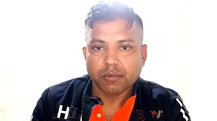 বৈষম্যবিরোধী ছাত্র আন্দোলনে হামলাকারীকে গণপিটুনী, পুলিশে সোপর্দ বৈষম্যবিরোধী ছাত্র আন্দোলনে হামলাকারীকে গণপিটুনী, পুলিশে সোপর্দ