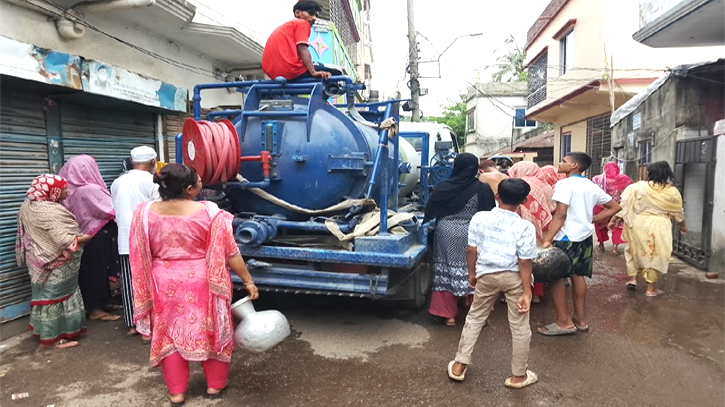 ২৪ নং ওয়ার্ডে পানির জন্য হাহাকার ২৪ নং ওয়ার্ডে পানির জন্য হাহাকার