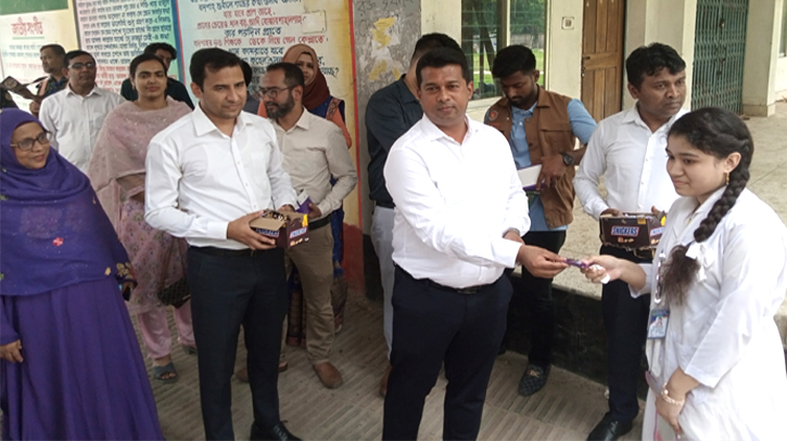 ভালো পড়ালেখা করতে হবে, মানুষের মত মানুষ হতে হবে : ডিসি ভালো পড়ালেখা করতে হবে, মানুষের মত মানুষ হতে হবে : ডিসি