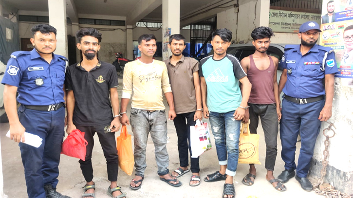 সোনারগাঁয়ে দুই যুবককে অপহরণ করে নির্যাতন, ৫ অপহরণকারী গ্রেপ্তার সোনারগাঁয়ে দুই যুবককে অপহরণ করে নির্যাতন, ৫ অপহরণকারী গ্রেপ্তার