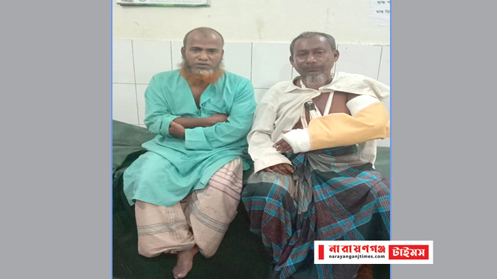 আড়াইহাজারে মসজিদ কমিটি নিয়ে সংঘর্ষ, আহত ২০ আড়াইহাজারে মসজিদ কমিটি নিয়ে সংঘর্ষ, আহত ২০
