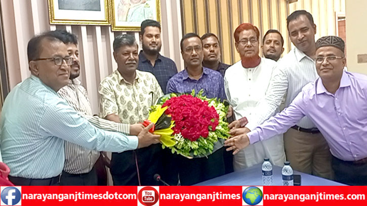 না’গঞ্জ জেলা পরিষদের নতুন সিও’র যোগদান, ফুলেল শুভেচ্ছা না’গঞ্জ জেলা পরিষদের নতুন সিও’র যোগদান, ফুলেল শুভেচ্ছা