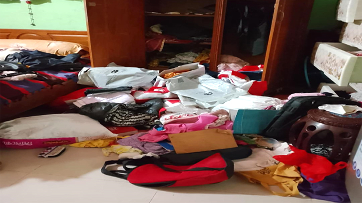 আড়াইহাজারে ডাকাতি, টাকা-স্বর্ণালংকার লুট আড়াইহাজারে ডাকাতি, টাকা-স্বর্ণালংকার লুট