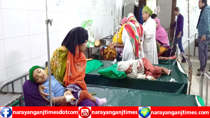 আদমজী ইপিজেডে পোশাক কারখানার খাবার খেয়ে কয়েকশত শ্রমিক অসুস্থ আদমজী ইপিজেডে পোশাক কারখানার খাবার খেয়ে কয়েকশত শ্রমিক অসুস্থ