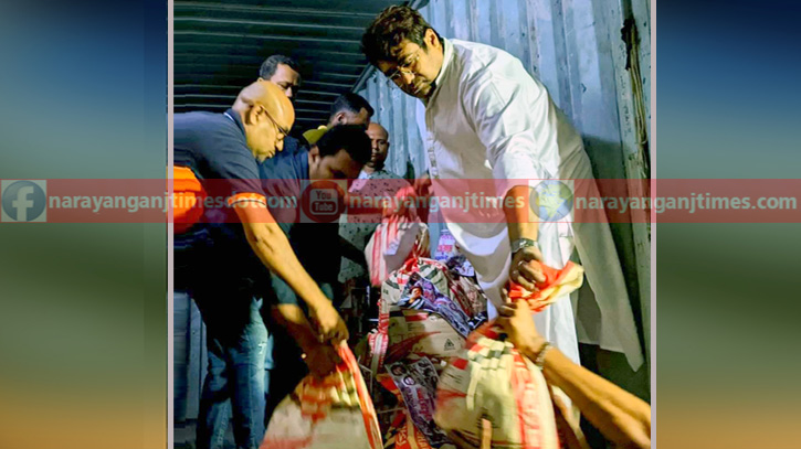 সিলেটে বন্যার্তদের ত্রাণ সামগ্রী পাঠালেন আজমেরী ওসমান সিলেটে বন্যার্তদের ত্রাণ সামগ্রী পাঠালেন আজমেরী ওসমান
