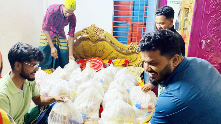 আড়াইহাজারে ”প্রবাসী কল্যাণ ফাউন্ডেশন’র” উদ্যোগে ঈদ উপহার সামগ্রী বিতরণ আড়াইহাজারে ”প্রবাসী কল্যাণ ফাউন্ডেশন’র” উদ্যোগে ঈদ উপহার সামগ্রী বিতরণ