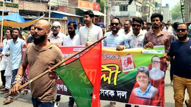 শ্রমিক দিবস উপলক্ষে সিদ্ধিরগঞ্জে স্বেচ্ছাসেবক দলের র‌্যালি