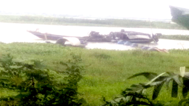 আড়াইহাজারে ফসলি জমিতে যুবলীগ নেতার জোরপূর্বক বালু ভরাট