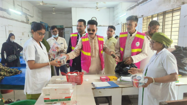 ঈদের সকালে রোগী, নার্স ও ট্রাফিক পুলিশের  সঙ্গে টিম খোরশেদ
