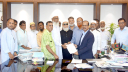 নাগরিক সমস্যা নিয়ে নাসিক প্রশাসককে আমরা নারায়ণগঞ্জবাসীর স্মারকলিপি 