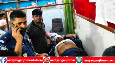আড়াইহাজারে রেকারের ধাক্কায় পুলিশ কর্মকর্তা গুরুতর আহত