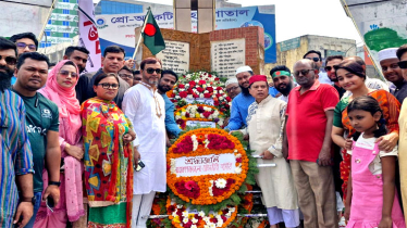 স্বাধীনতা দিবসে বিজয়স্তম্ভে আইনজীবী সমিতির শ্রদ্ধা নিবেদন 