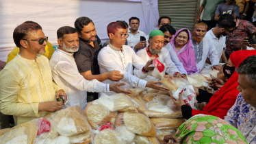 মাসদাইরে আনোয়ার প্রধানের উদ্যোগে ঈদ সামগ্রী বিতরণ