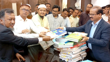 নাসিক প্রশাসককে চব্বিশের শহীদদের স্মরণে স্মারক বই দিলো জামায়াত