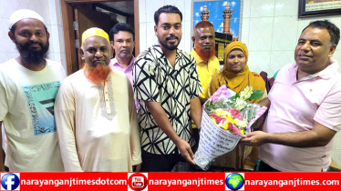 কাউন্সিলর ইকবালকে নবনির্বাচিত যুব কাউন্সিলর ঝিমি ও মনির শুভেচ্ছা