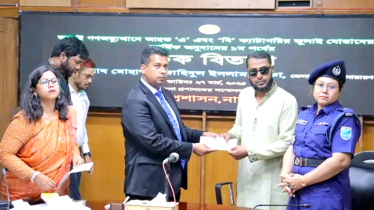 জুলাই গনঅভ্যুত্থানে আহতদের মাঝে জেলা প্রশাসকের অনুদানের চেক বিতরণ