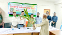 সোনারগাঁয়ে কৃষকদের ফলজ চারা ও সার বীজ বিতরণ