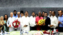 বিকেএমইএ’র নবনির্বাচিত সভাপতি হাতেমকে ফুল দিয়ে শুভেচ্ছা