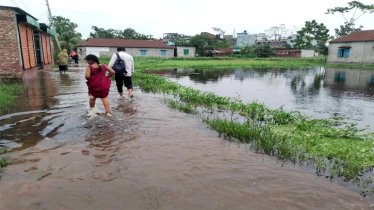 রূপগঞ্জে ৪০ গ্রামে জলাবদ্ধতা, ভোগান্তিতে অর্ধ লক্ষাধিক মানুষ