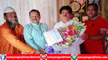 এমপি খোকাকে সিরাজুল হক ভূইয়ার ফুলেল শুভেচ্ছা
