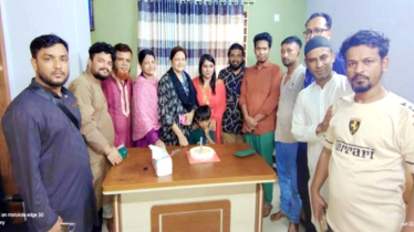 সিদ্ধিরগঞ্জ থানা আ’লীগ নেত্রীর কেক কেটে দলের প্রতিষ্ঠাবার্ষিকী পালন, তোলপাড়