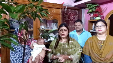 নবজাতক  শিশুকে চারাগাছ উপহার দিয়ে শুভেচ্ছা জানালেন ইউএনও ফারজানা