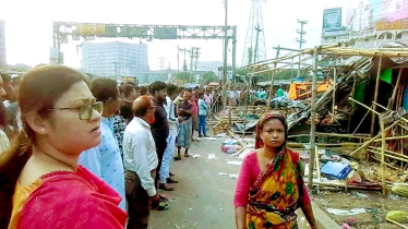 কাঁচপুরে মহাসড়কের পাশে থেকে শতাধিক দোকান-বাস কাউন্টার উচ্ছেদ