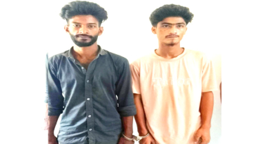 বন্দরে লোহা চুরি করে বিক্রি সময় ২ যুবক আটক