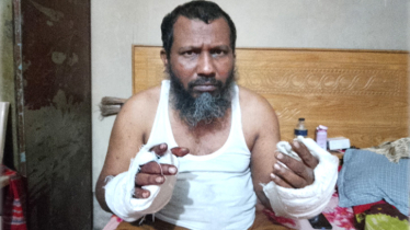 বন্দরে সন্ত্রাসীদের হামলায় পঙ্গু হতে বসেছে ক্ষুদ্র ব্যবসায়ী