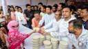 সজলের উদ্যোগে মহান যুবদলের দোয়া ও খাবার বিতরণ 