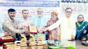 সাংবাদিক তোফাজ্জলকে সম্মাননা স্মারক প্রদান