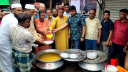 সিদ্ধিরগঞ্জে জসিমের উদ্যোগে দোয়া ও খাবার বিতরণ