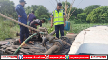 আড়াইহাজারে মেঘনায় অবৈধ বালু উত্তোলন, নৌ পুলিশের অভিযান