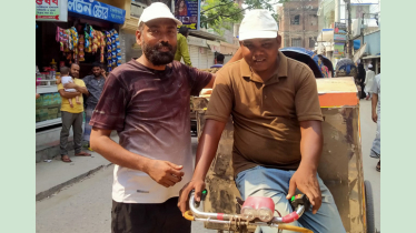 প্রচন্ড গরমে দিনমজুর ও রিকসা চালকদের পাশে মানবিক জনপ্রতিনিধি কামরুল হাসান