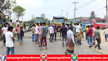 সোনারগাঁয়ে হাইওয়ে পুলিশের অনিয়মের অভিযোগে অটোচালকদের বিক্ষোভ