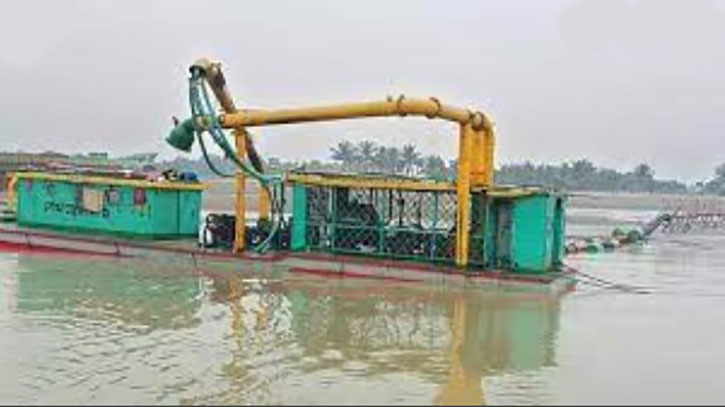 আড়াইহাজারে অবৈধ বালু উত্তোলন, মেয়রের ড্রেজার আটক আড়াইহাজারে অবৈধ বালু উত্তোলন, মেয়রের ড্রেজার আটক