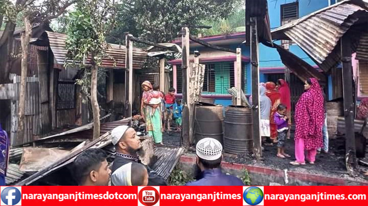 রাতের আধারে বন্দরের জনশূন্য গ্রামে বসত বাড়িতে দুর্বৃত্তদের আগুন