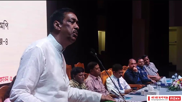 মাথায় রক্ত উঠে গেলে, কেউ মাঠে থাকবে না: শামীম ওসমান মাথায় রক্ত উঠে গেলে, কেউ মাঠে থাকবে না: শামীম ওসমান