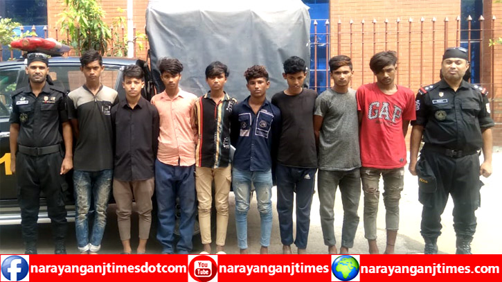 শহরের ডিআইটি থেকে কিশোর গ্যাং লীডার সজিবসহ ৮ সদস্য আটক শহরের ডিআইটি থেকে কিশোর গ্যাং লীডার সজিবসহ ৮ সদস্য আটক