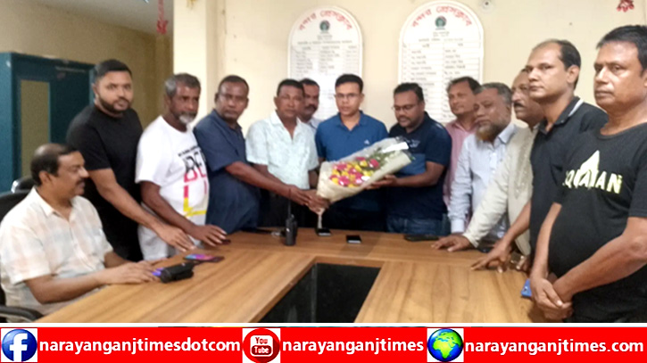বন্দর প্রেসক্লাব নেতৃবৃন্দের সাথে ওসি তরিকুল’র মতবিনিময় বন্দর প্রেসক্লাব নেতৃবৃন্দের সাথে ওসি তরিকুল’র মতবিনিময়