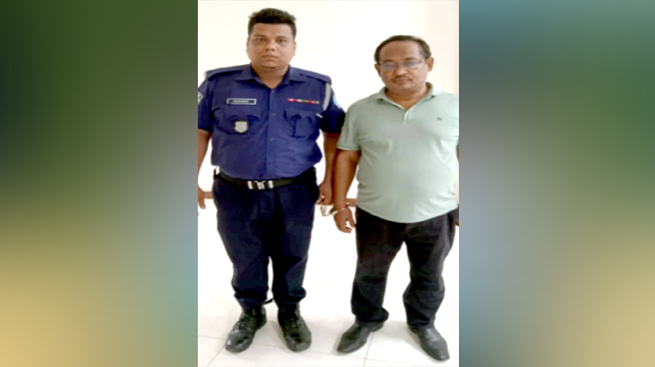 সিদ্ধিরগঞ্জের আলোচিত সন্ত্রাসী আকরাম জালিয়াতির দুই মামলায় গ্রেপ্তার
