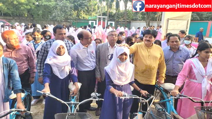 সোনারগাঁয়ে শিক্ষার্থীদের মাঝে বাইসাইকেল বিতরণ সোনারগাঁয়ে শিক্ষার্থীদের মাঝে বাইসাইকেল বিতরণ