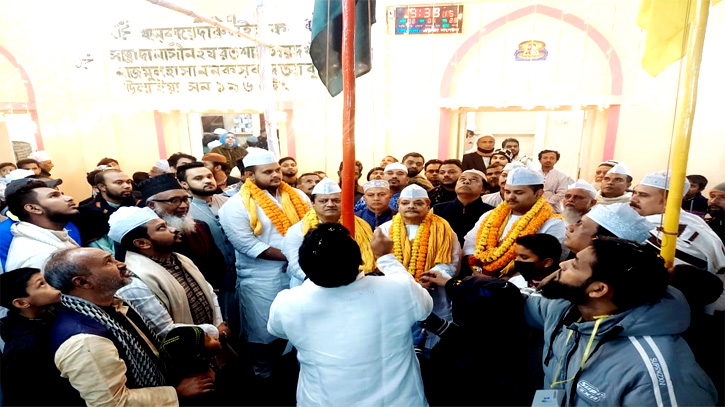 হযরত খাঁজা মঈনুদ্দিন চিশতী (রহ:) ৭০তম বাৎসরিক ওরশ মোবারক শুরু হযরত খাঁজা মঈনুদ্দিন চিশতী (রহ:) ৭০তম বাৎসরিক ওরশ মোবারক শুরু