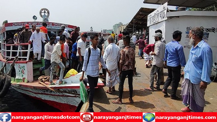 ১ মাস পর নারায়ণগঞ্জের পাঁচ রুটে ছোট লঞ্চ চলাচল শুরু