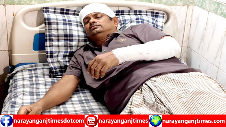রূপগঞ্জে সাংবাদিককে পিটিয়ে আহত রূপগঞ্জে সাংবাদিককে পিটিয়ে আহত