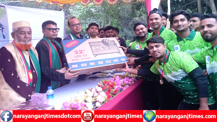 সনমান্দীতে ডে-নাইট ক্রিকেট ম্যাচের ফাইনাল অনুষ্ঠিত সনমান্দীতে ডে-নাইট ক্রিকেট ম্যাচের ফাইনাল অনুষ্ঠিত